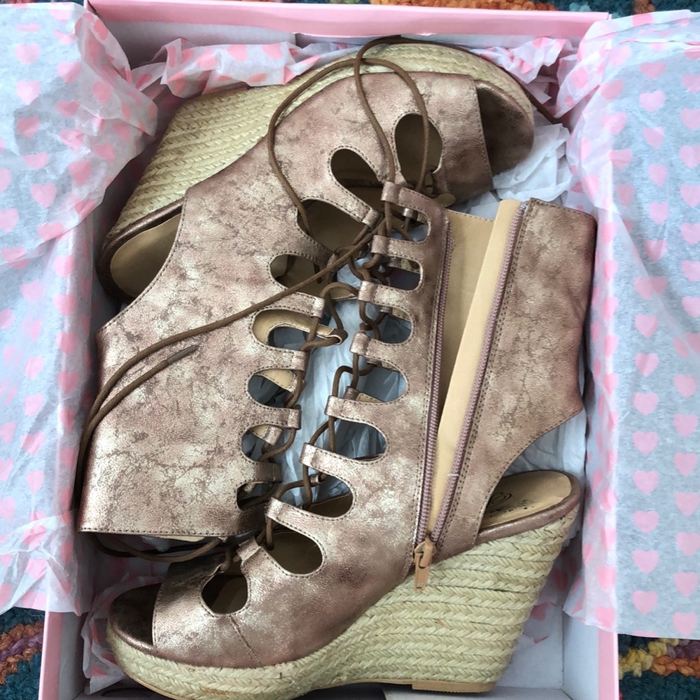 Penny Loves Kenny gladiator style wedges
